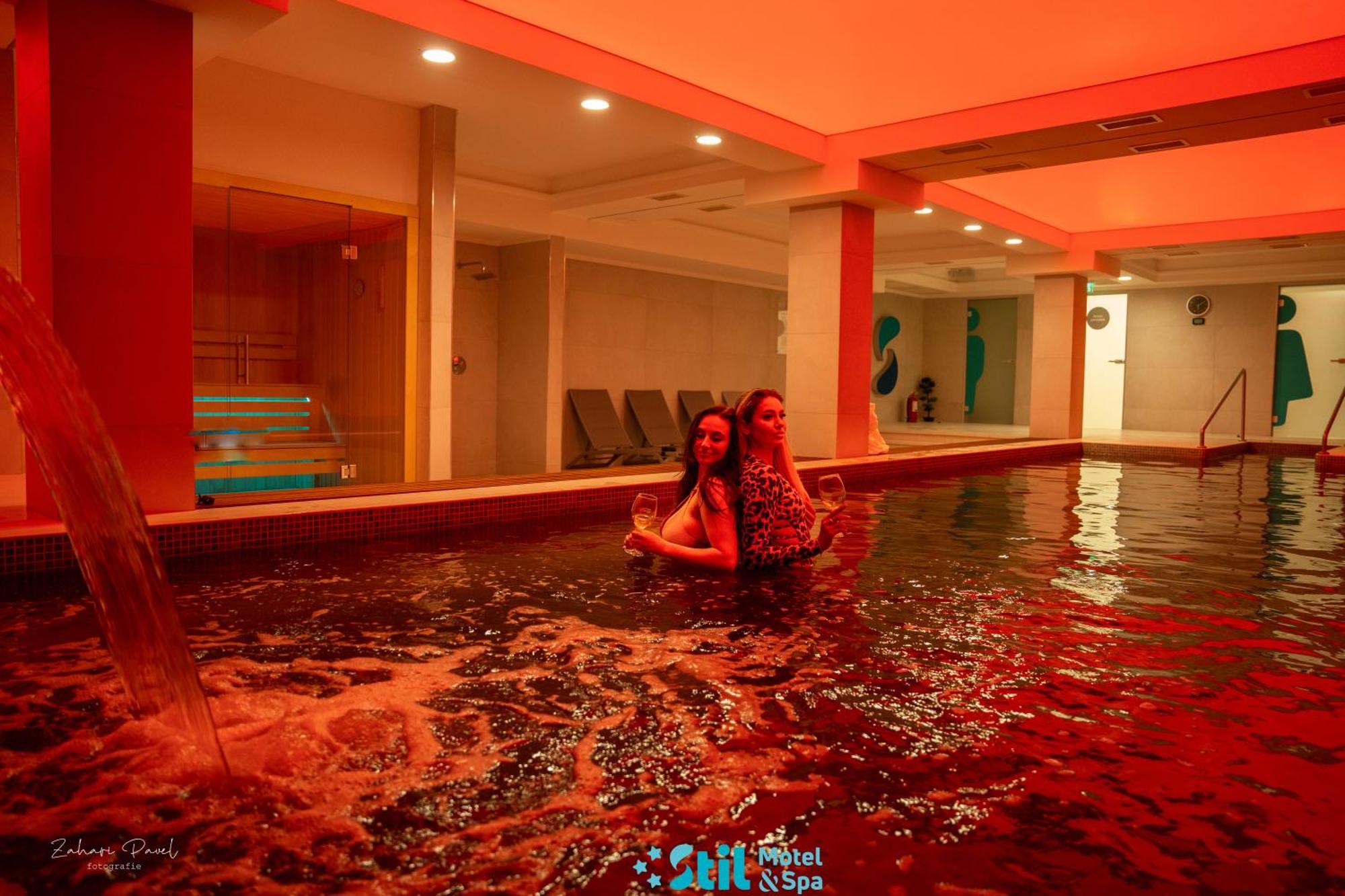 Stil Motel & Spa Ташнад Екстериор снимка