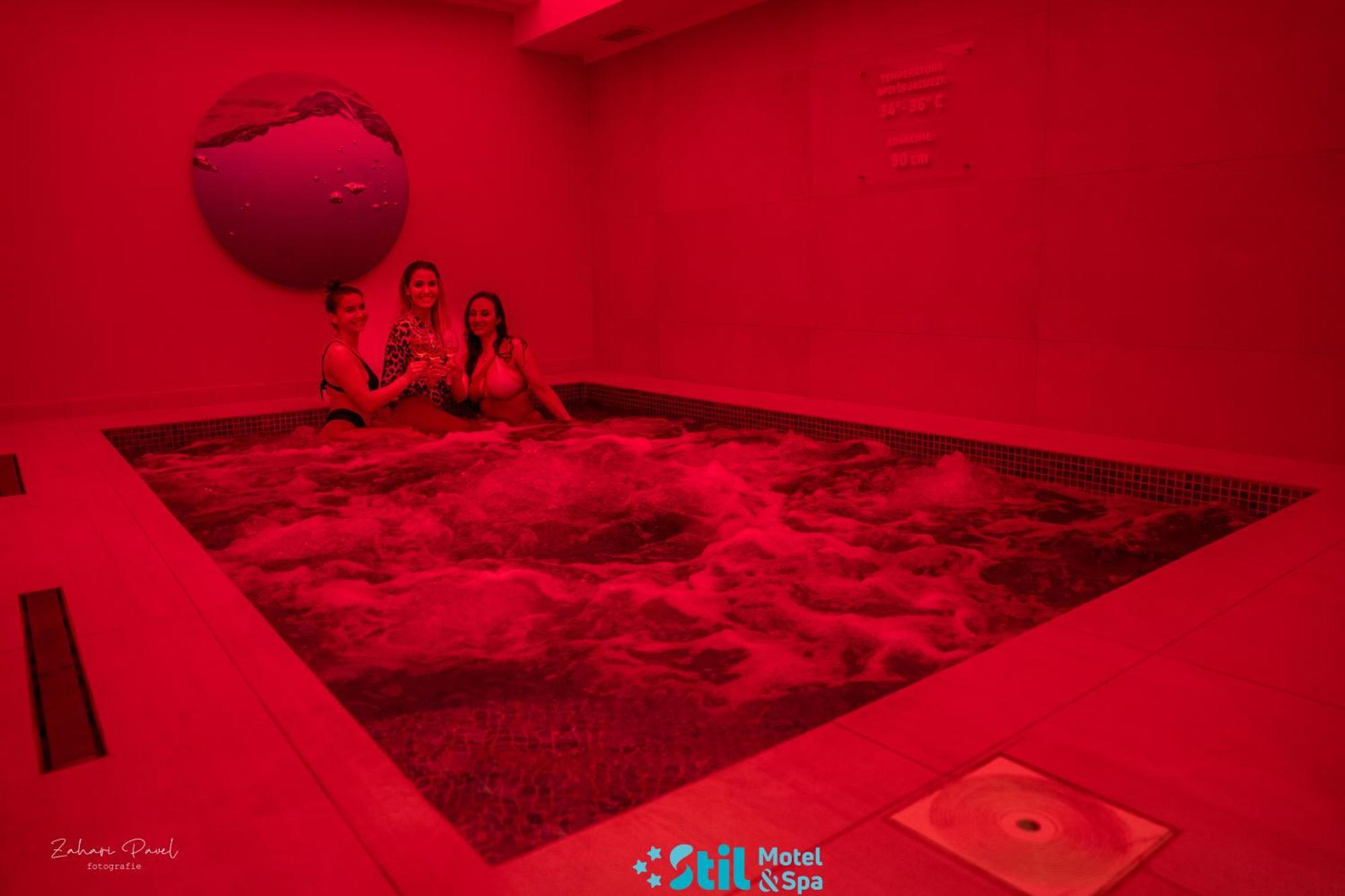 Stil Motel & Spa Ташнад Екстериор снимка