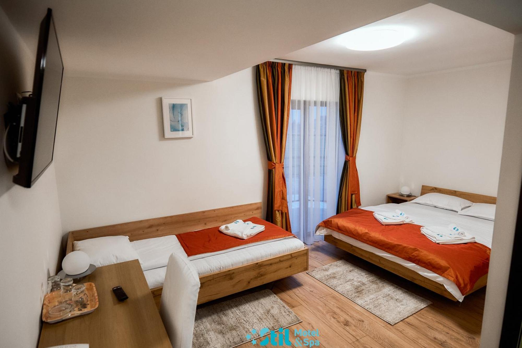 Stil Motel & Spa Ташнад Екстериор снимка