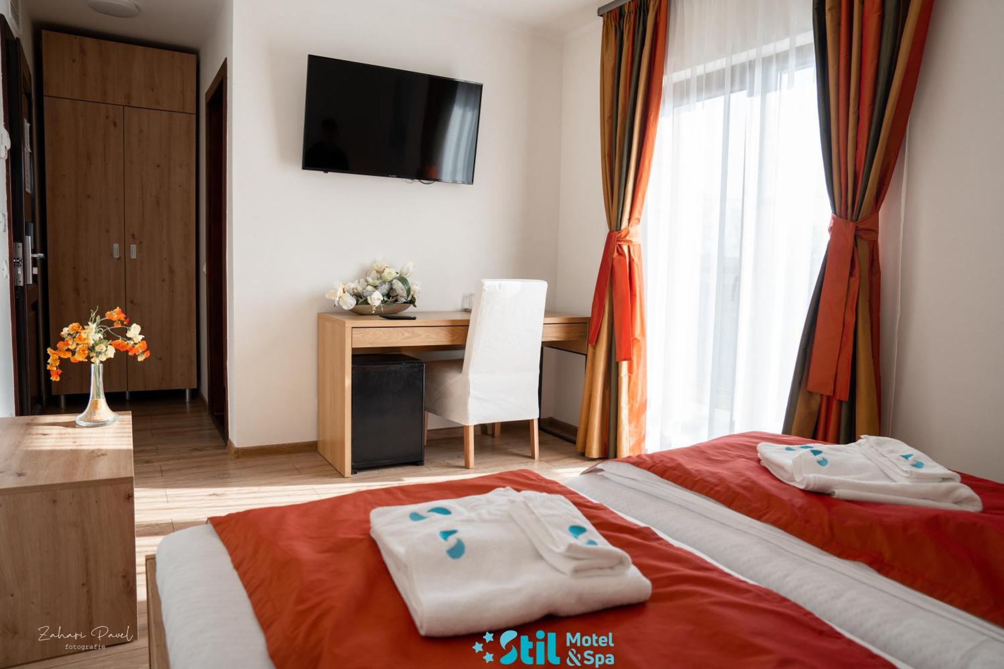 Stil Motel & Spa Ташнад Екстериор снимка