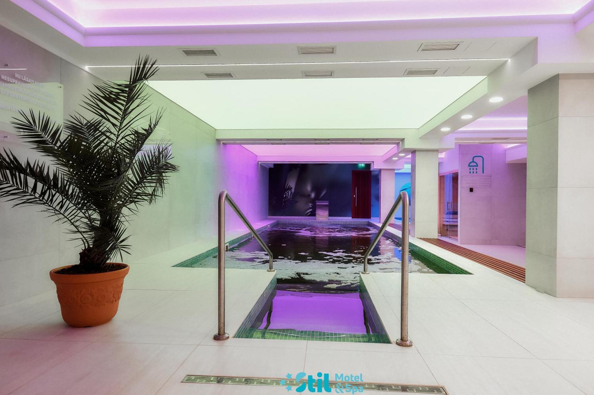 Stil Motel & Spa Ташнад Екстериор снимка