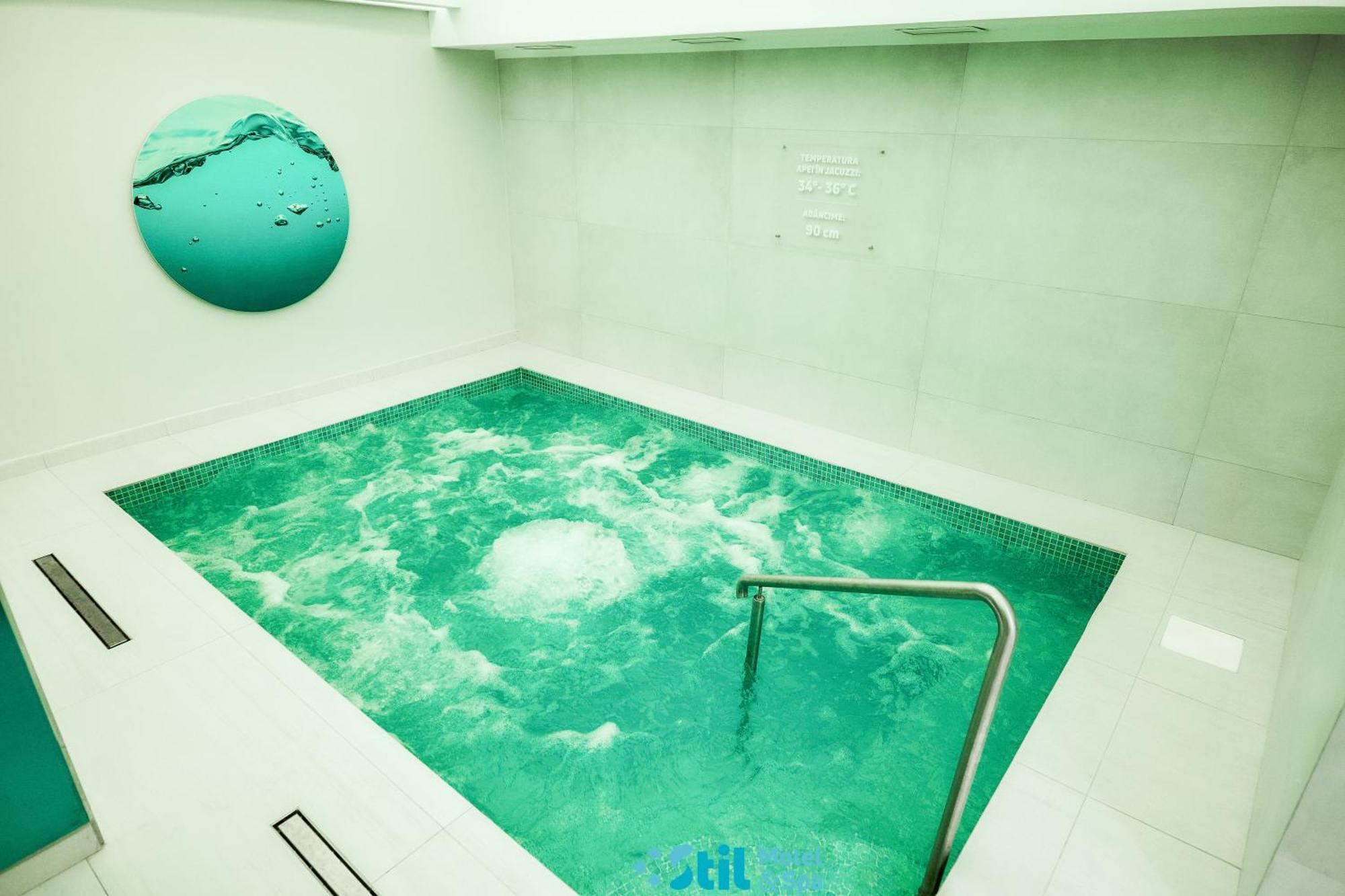 Stil Motel & Spa Ташнад Екстериор снимка